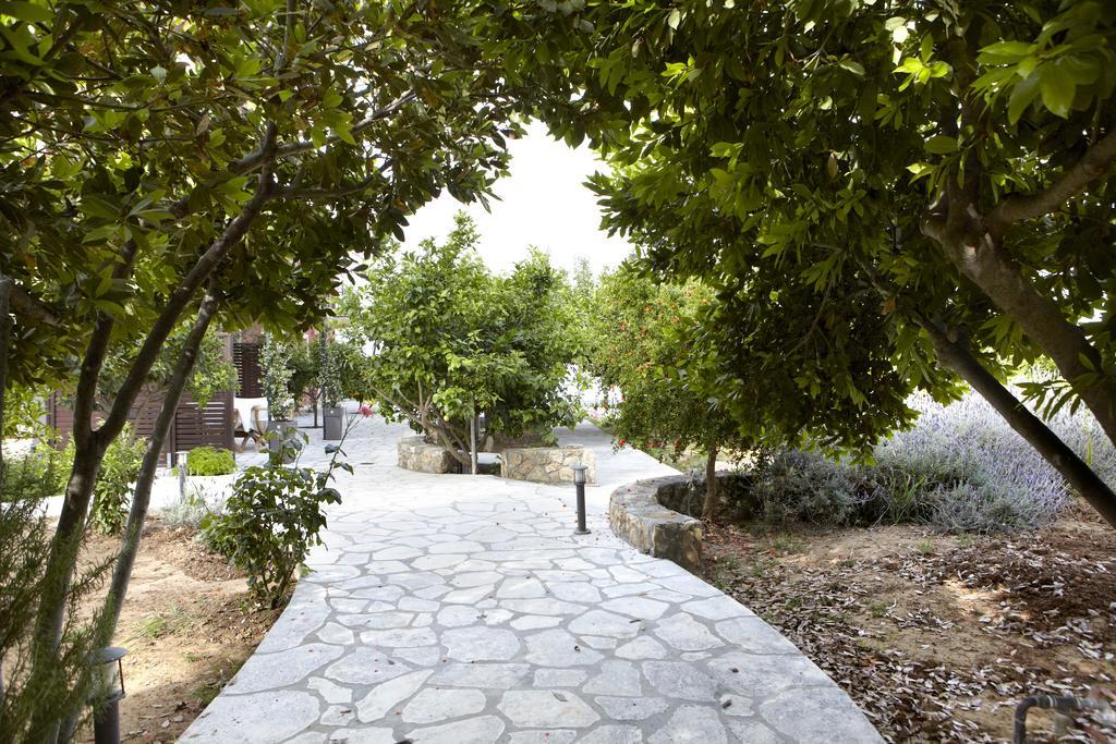 לאסי Avra Private Suites מראה חיצוני תמונה