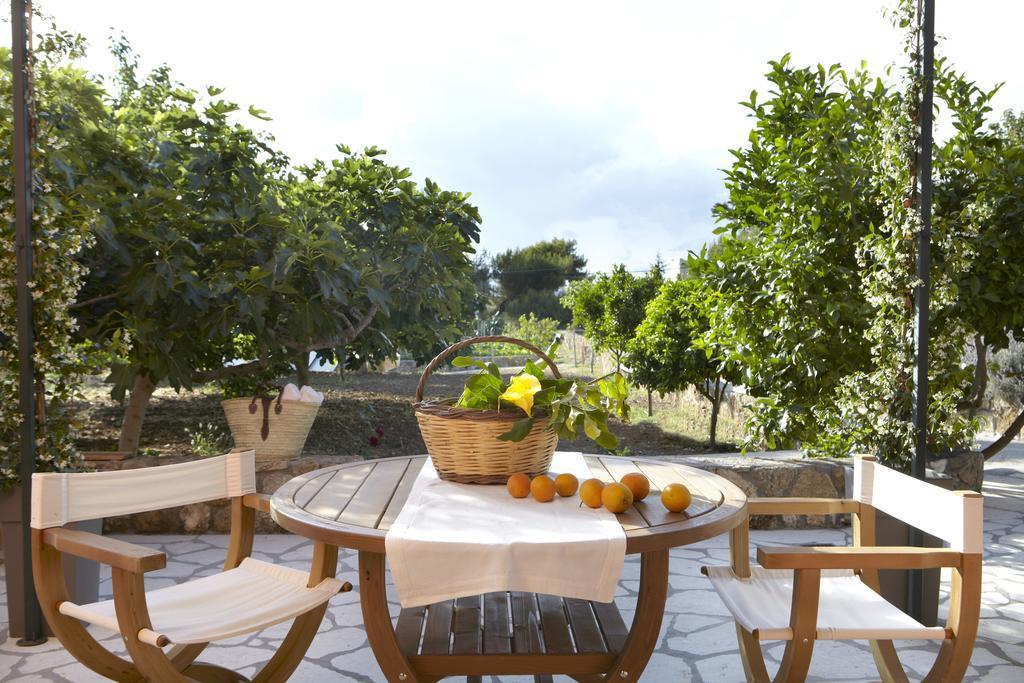 לאסי Avra Private Suites מראה חיצוני תמונה