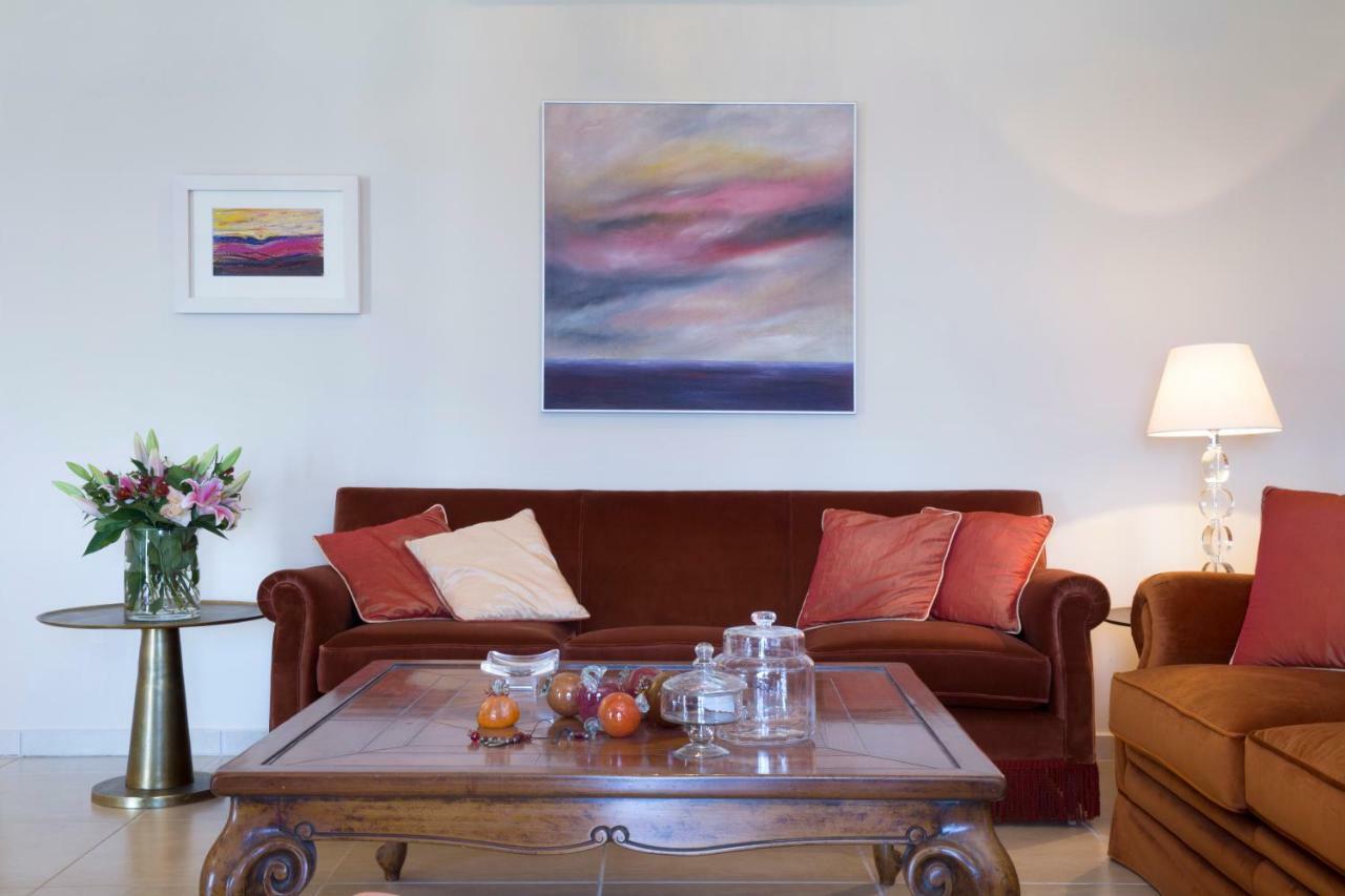 לאסי Avra Private Suites מראה חיצוני תמונה