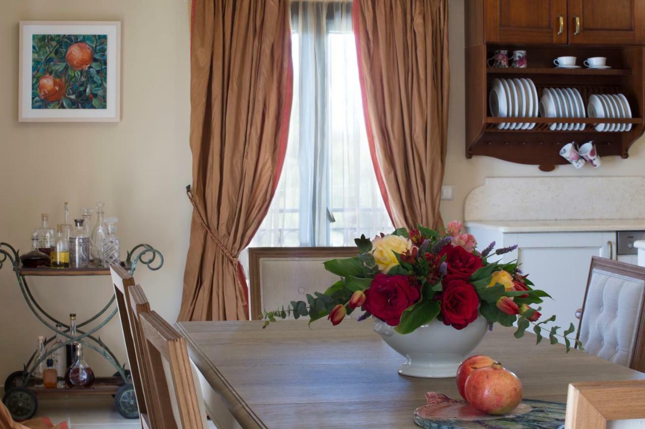 לאסי Avra Private Suites מראה חיצוני תמונה